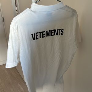 Vetements staff T